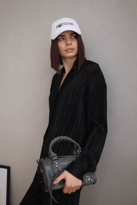 BÚDZIKO | AMELIA BLACK PLEATED SHIRT