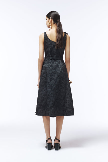 SOUR FIGS sleeveless jacquard midi dress in black with A-line silhouette – luxury party dress for autumn winter jacquard look