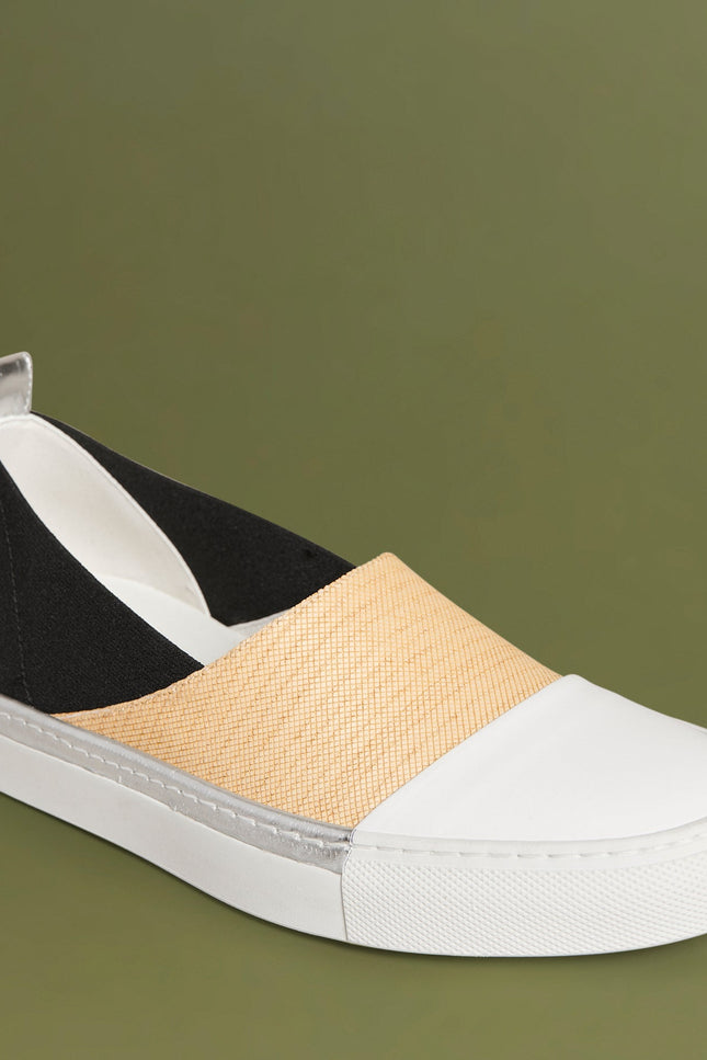 O2 Monde | Shalvi Flats ash