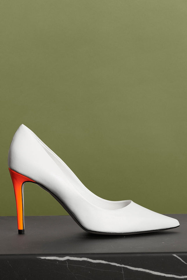 O2 Monde | Sunita Pumps white velvet
