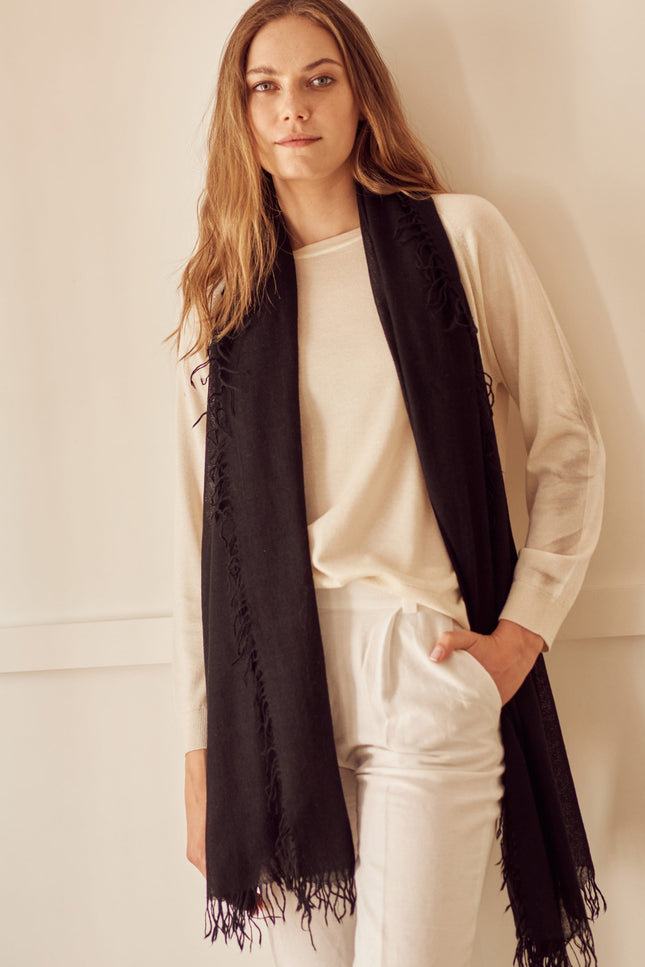 Bel Cashmere | Fular de cashmere fino con flecos negro