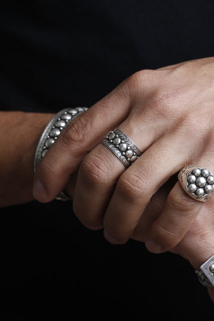 Yelli Jewels | Double Studs Ring