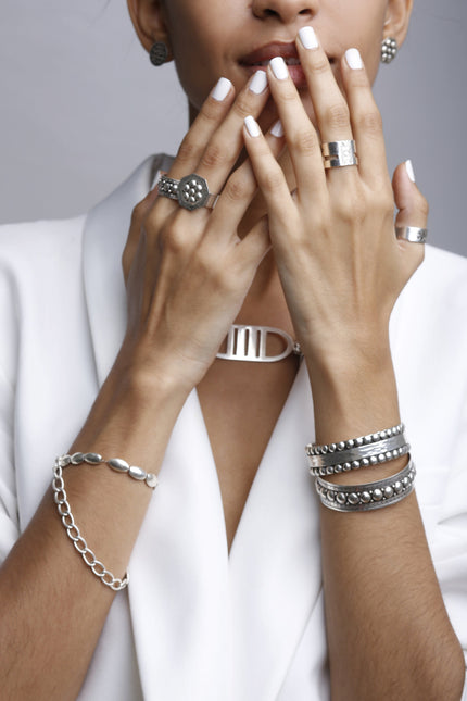 Yelli Jewels | Hammered Studs Bangle Bracelet