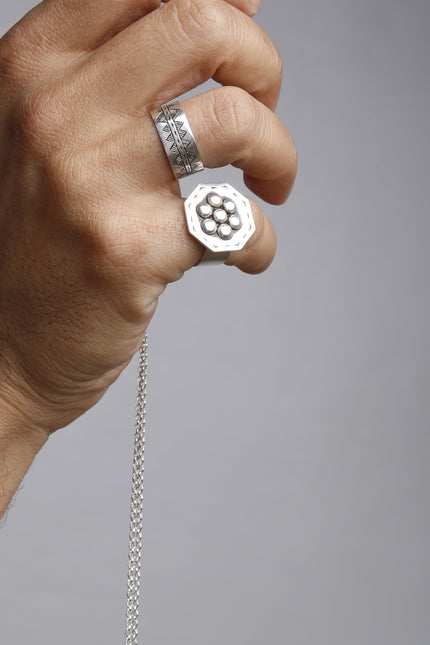 Yelli Jewels | 2-in-1 Wavy Reversible Ring and Pendant Necklace