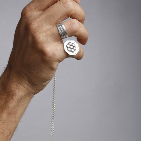 Yelli Jewels | 2-in-1 Wavy Reversible Ring and Pendant Necklace