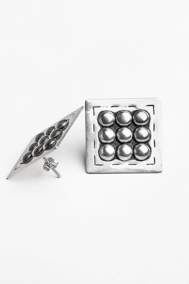 Yelli Jewels | Square Studs