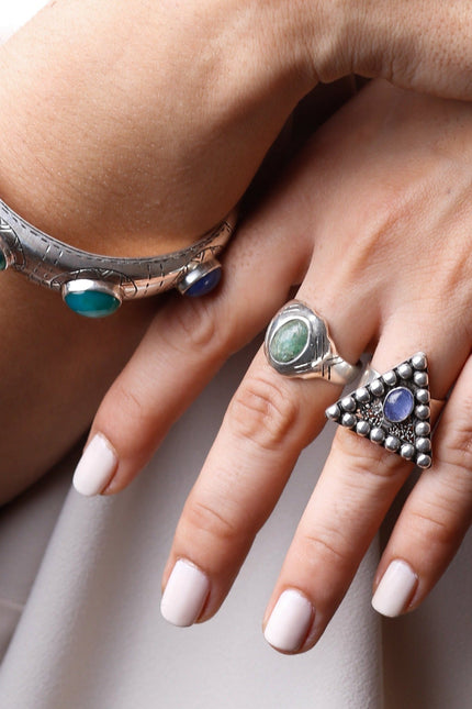 Yelli Jewels | Emerald Reverie Signet Ring
