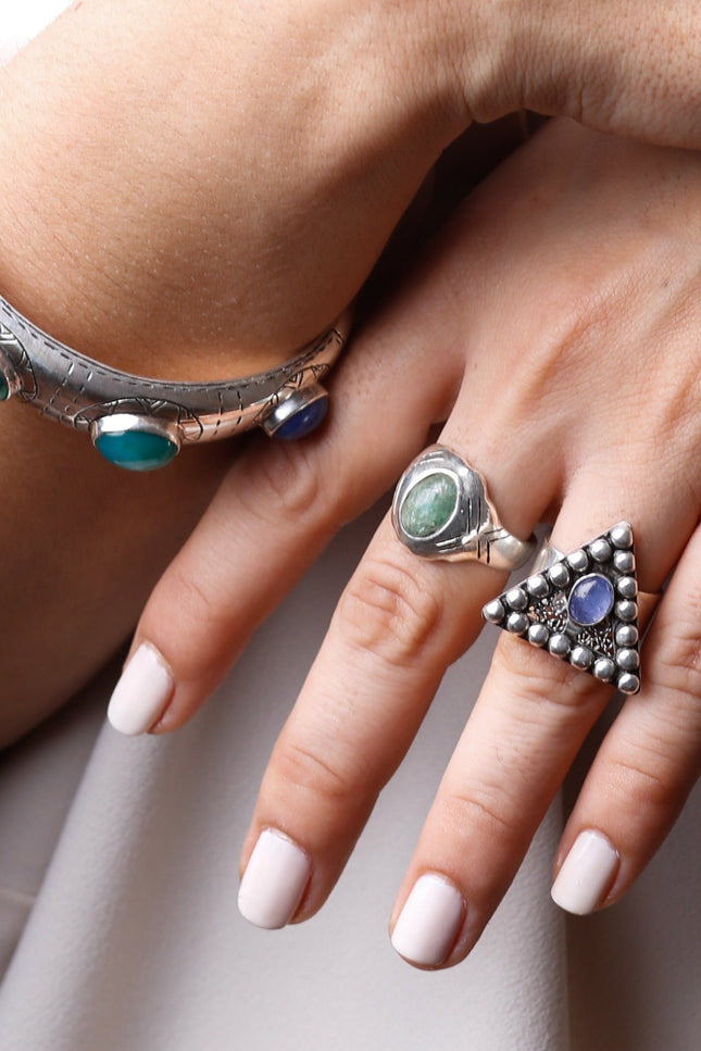 Yelli Jewels | Emerald Reverie Signet Ring