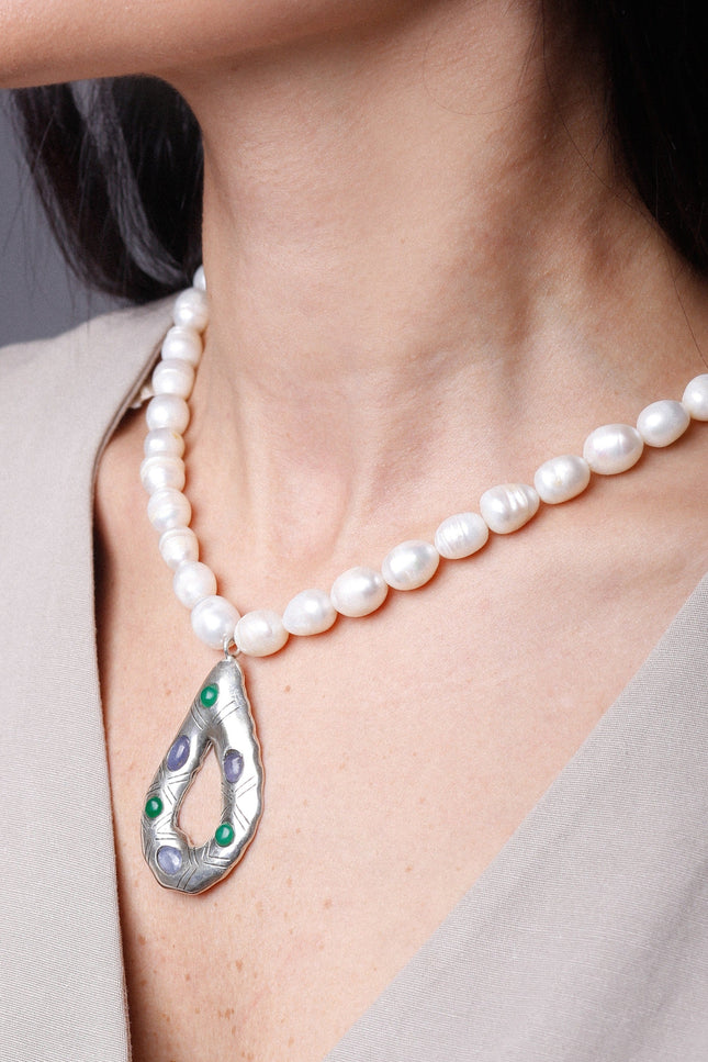 Yelli Jewels | Teardrop Pearl Pendant Necklace