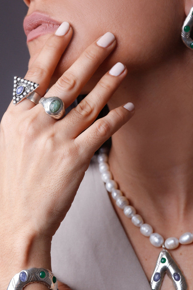Yelli Jewels | Sapphire Fibula Ring