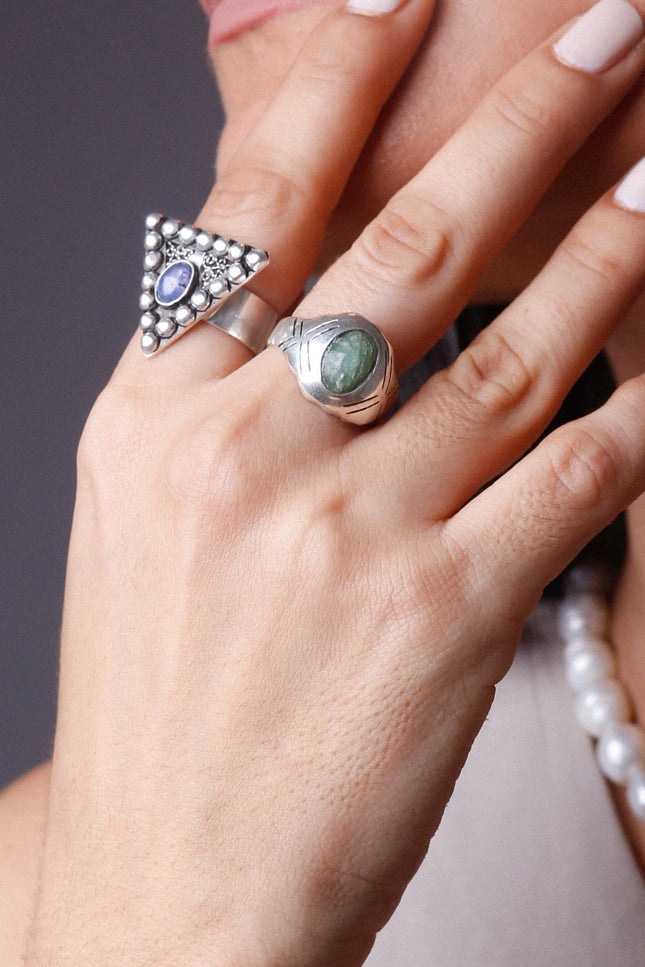 Yelli Jewels | Emerald Reverie Signet Ring