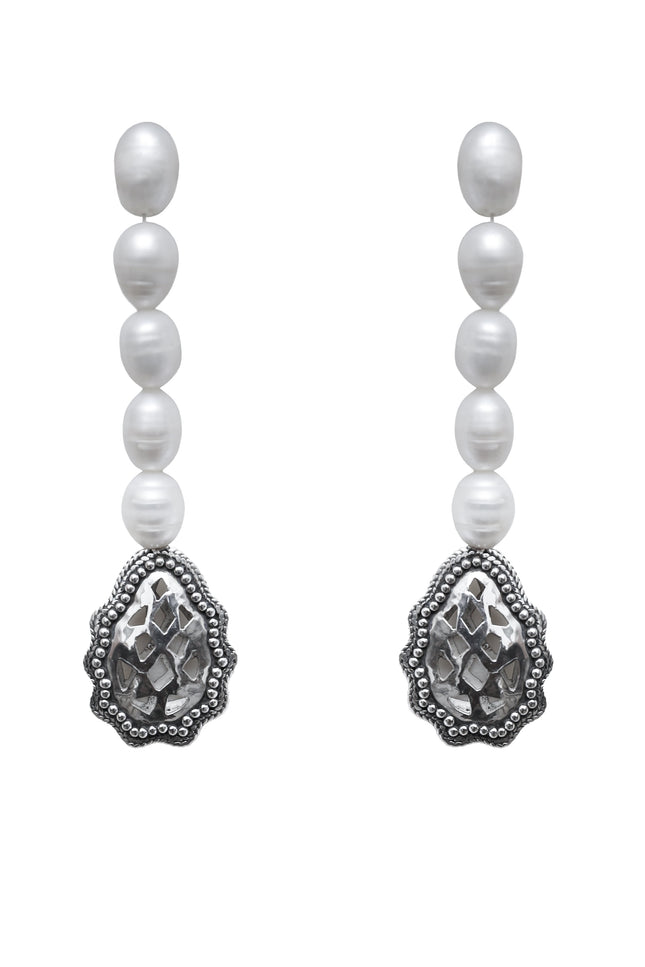 Yelli Jewels | Pearl Drops Drop earrings