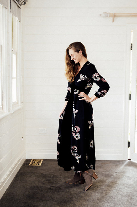 Violet Fish I Evie Dress  - Paisley Black