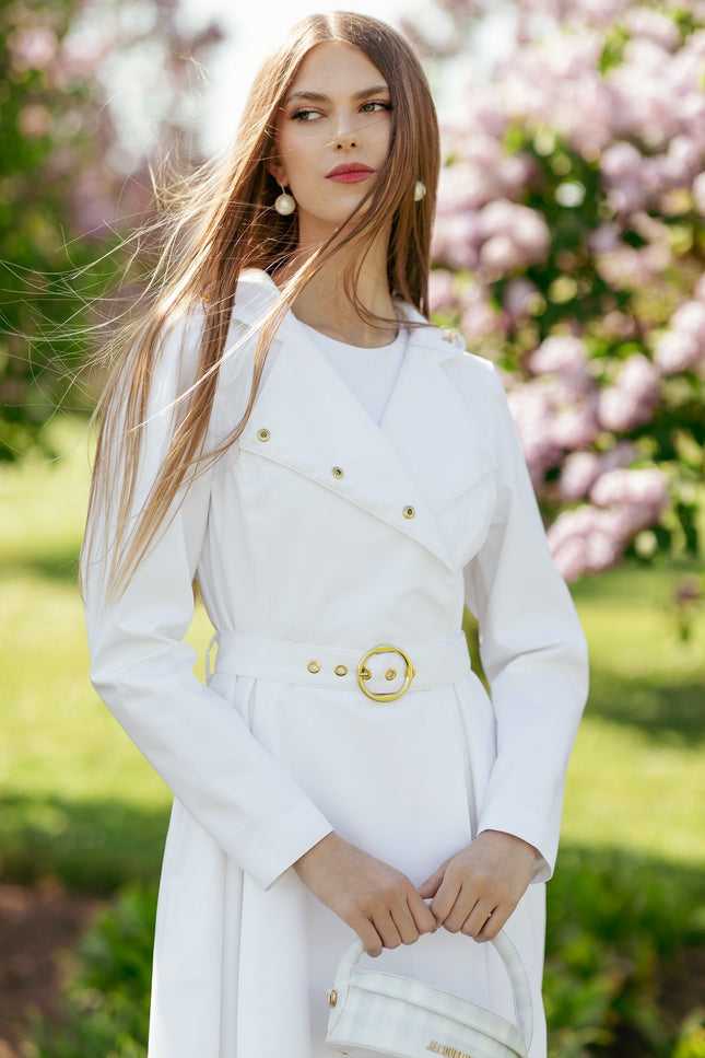 Trench coat in white 