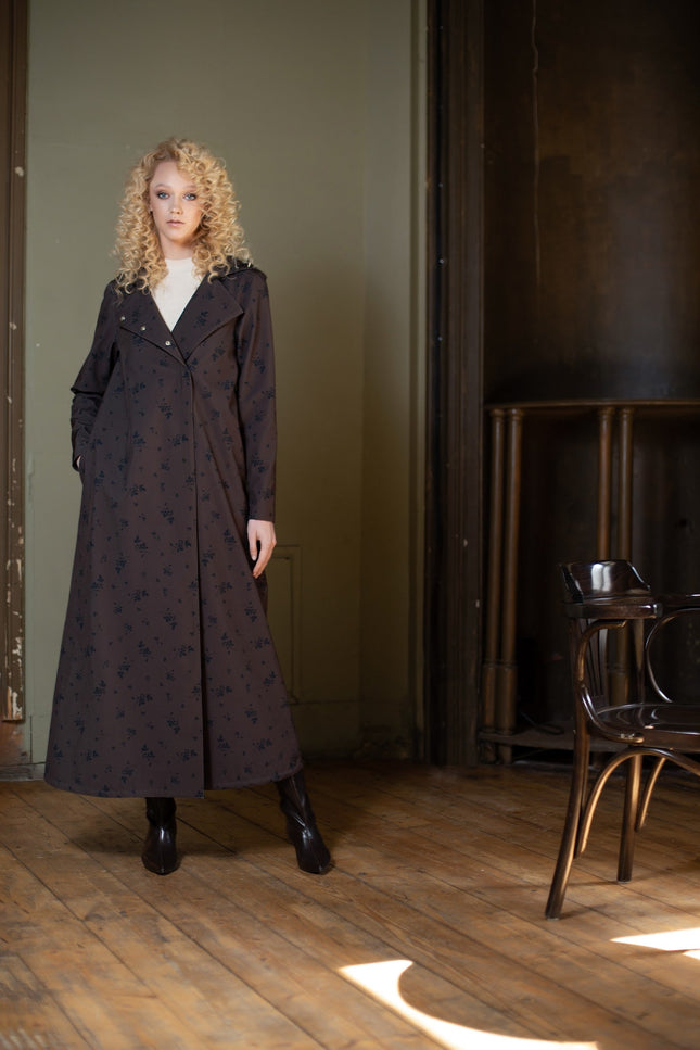 Trapeze cut coat 