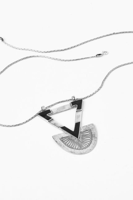 Yelli Jewels | Eben Jumper Pendant Necklace