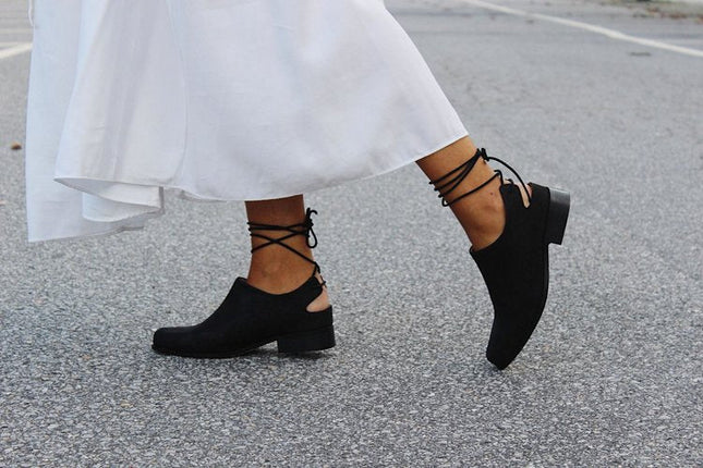 Entrudo | Careto Flat shoes with lace black
