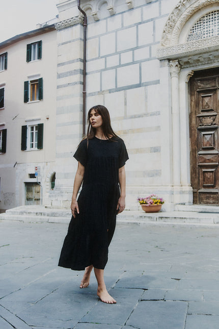 A Perfect Nomad | Her Own Hero Midi Dress