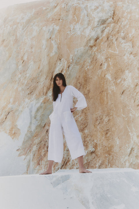 A Perfect Nomad | Minimal Jumpsuit linen