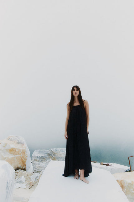 A Perfect Nomad | SILK SYROS - Czarny