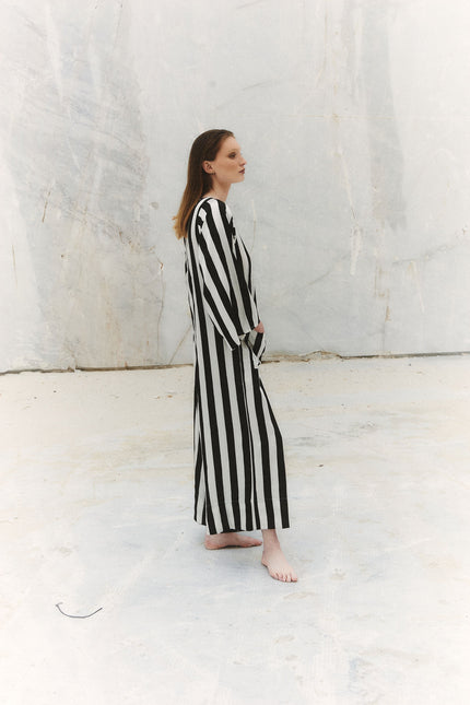 A Perfect Nomad | Minimal Jumpsuit silk