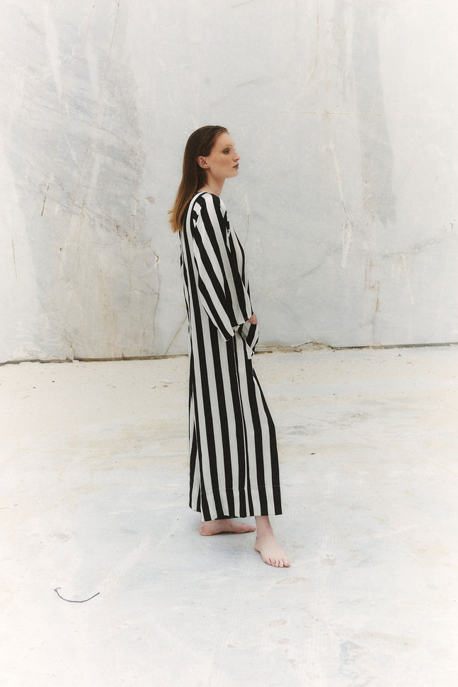 A Perfect Nomad | Minimal Jumpsuit silk
