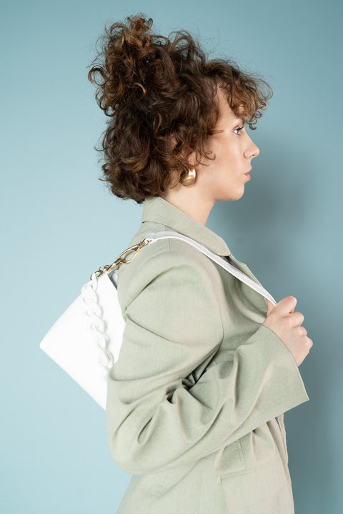 Estimon | Torebka na ramię Sliced Baguette skóra kukurydziana biała krokodyl