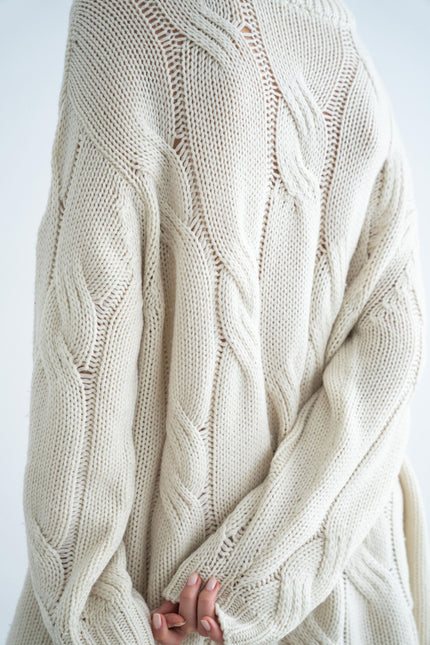 A Perfect Nomad | Cashmere Cable Knit
