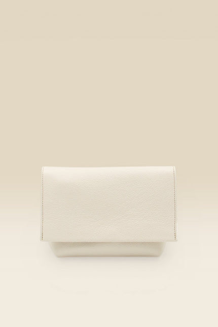 foto producto bolso de piel aramara hueso frontal 2