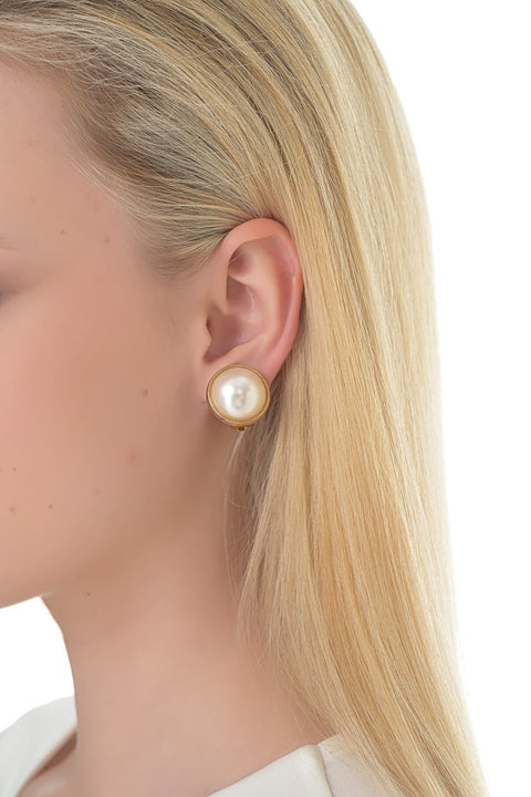 Five p.m. | Belize Studs