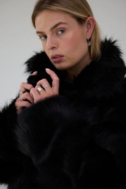 BÚDZIKO | JACQUELINE FAUX FUR BLACK COAT