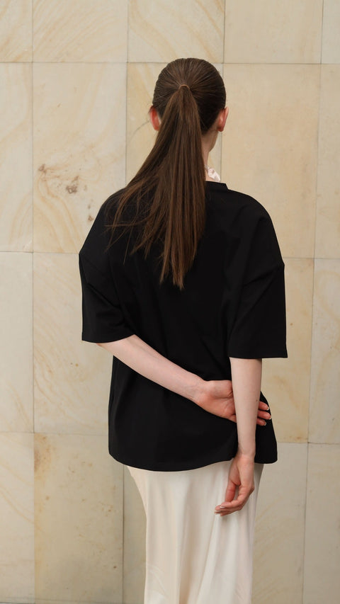 BÚDZIKO | OVERSIZED BLACK SHOULDER PAD TEE