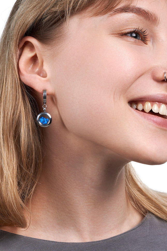 My Little Nature I Dangle Huggie Earrings With Blue Stones