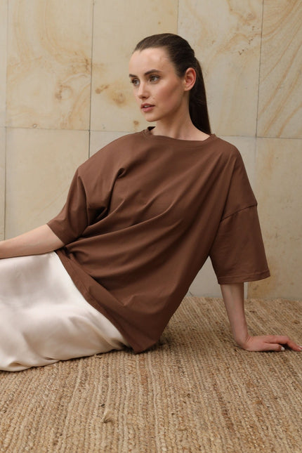 BÚDZIKO | OVERSIZED CHOCOLATE SHOULDER PAD TEE