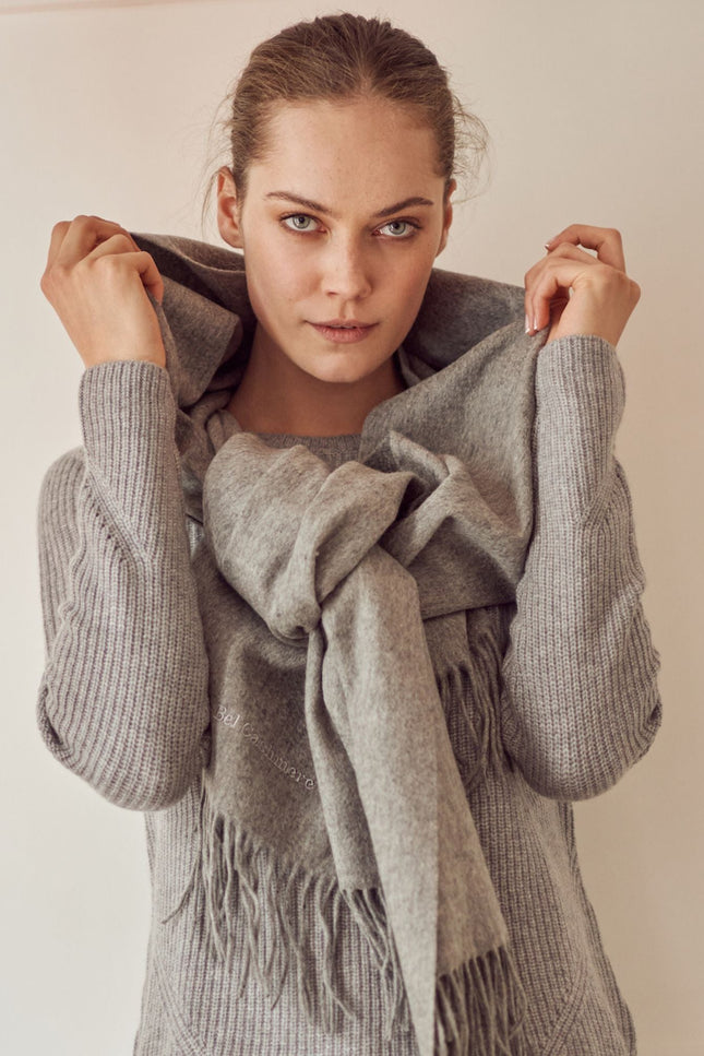Bel Cashmere | Estola/ Bufanda grande con flecos gris