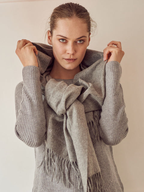 Bel Cashmere | Estola/ Bufanda grande con flecos gris