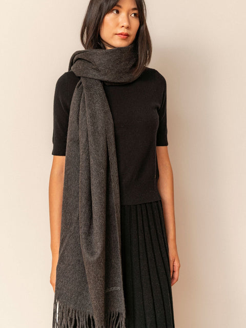 Bel Cashmere | Estola/ Bufanda grande con flecos gris oscuro
