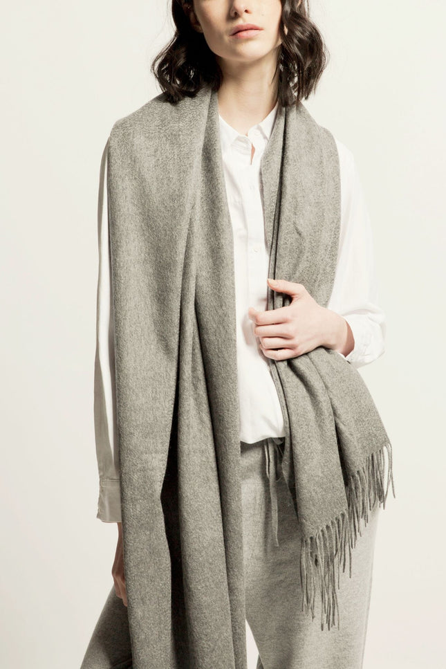 Bel Cashmere | Estola/ Bufanda grande con flecos gris