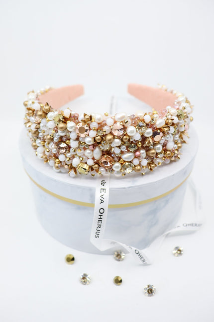 Eva Oherjus I Peach Blush Crown