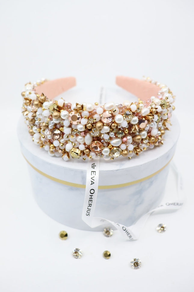 Eva Oherjus I Peach Blush Crown