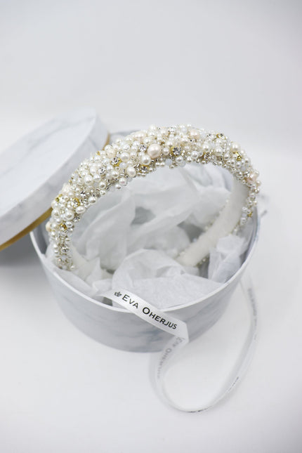 Eva Oherjus I Blanca Pearl Crown