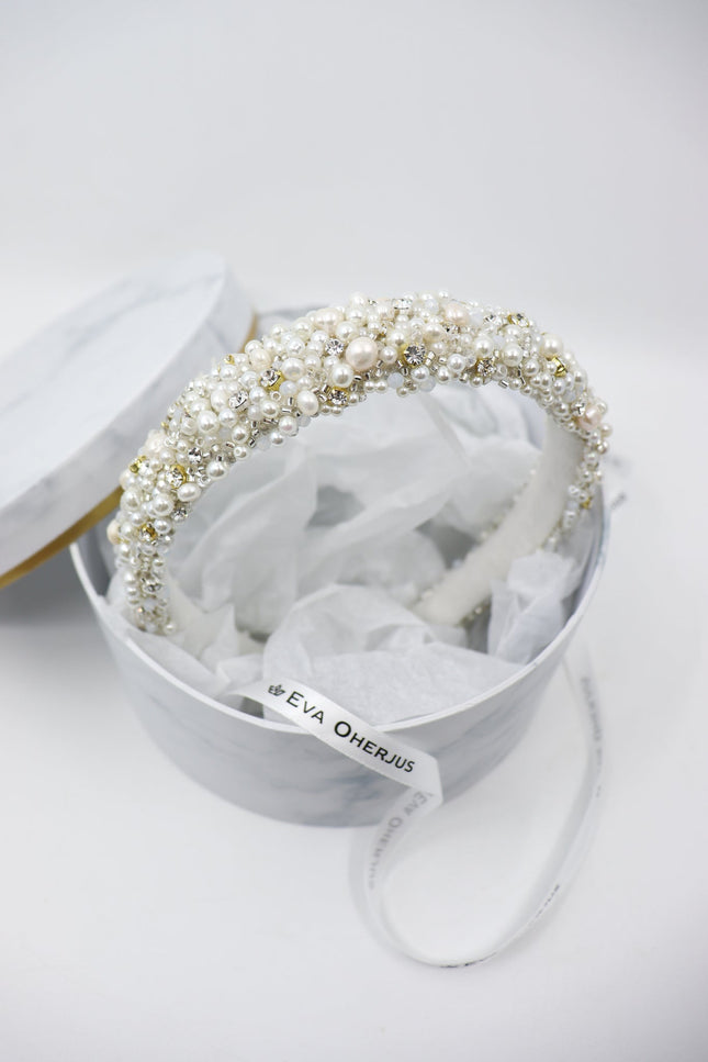 Eva Oherjus I Blanca Pearl Crown