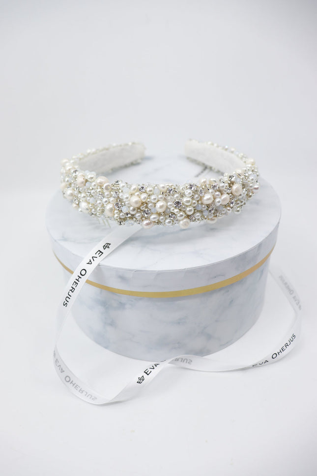 Eva Oherjus I Blanca Pearl Crown