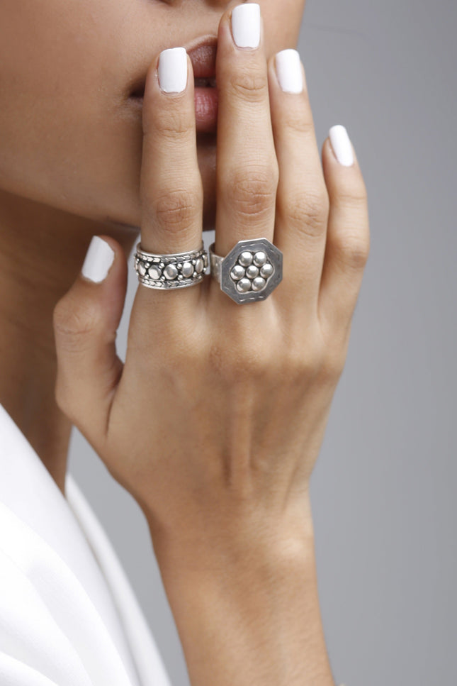 Yelli Jewels | Octo studs Ring
