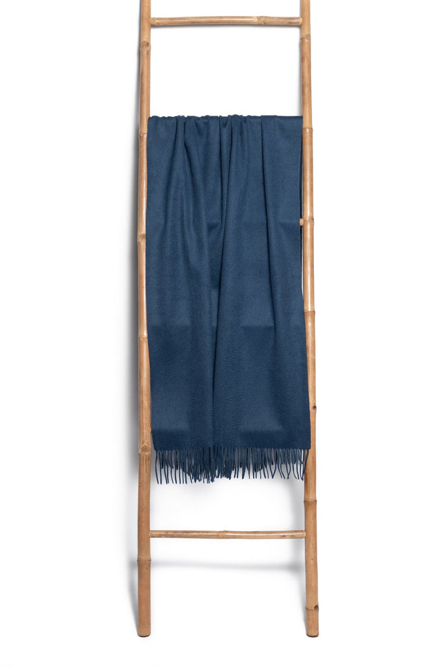 Bel Cashmere | Estola/ Bufanda grande con flecos azul oscura