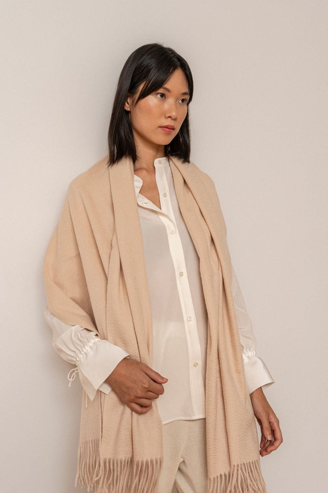 Bel Cashmere | Estola/ Bufanda grande con flecos beige