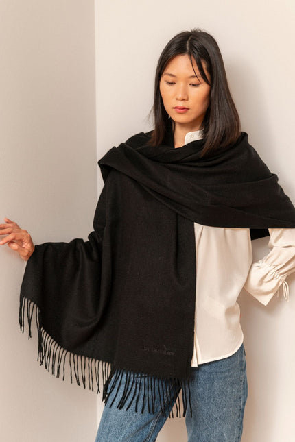 Bel Cashmere | Estola/ Bufanda grande con flecos negro