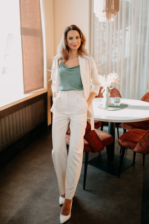 Etanna | High-Waisted Wide-Legged Trousers White