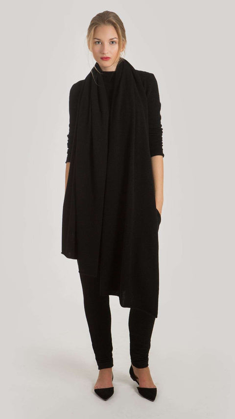 Krista Elsta I Black cashmere scarf KIM
