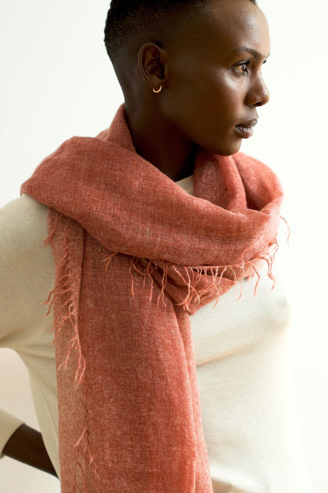 Bel Cashmere | Fular de cashmere fino con flecos rojo mineral
